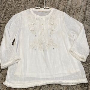 Soft surroundings cream Embroidered & crocheted flowersBlouse 100% cotton sz PL